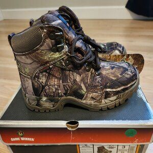 NWT Game Winner all camo hiker youth boots